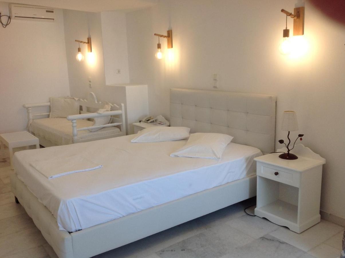 Hotel Anixis Naxos City エクステリア 写真