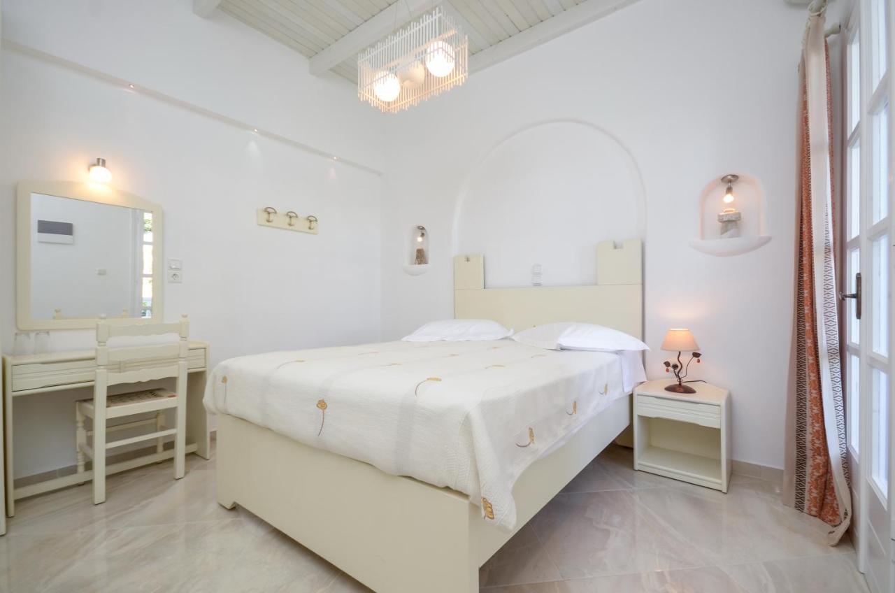 Hotel Anixis Naxos City エクステリア 写真
